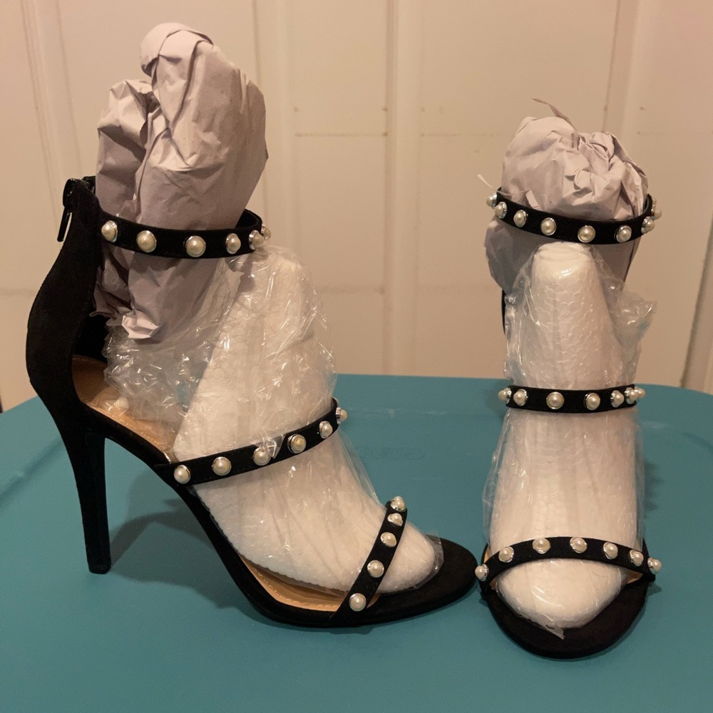 Ellory Black 4” Heels w/Pearl detail Size: 8 NWT